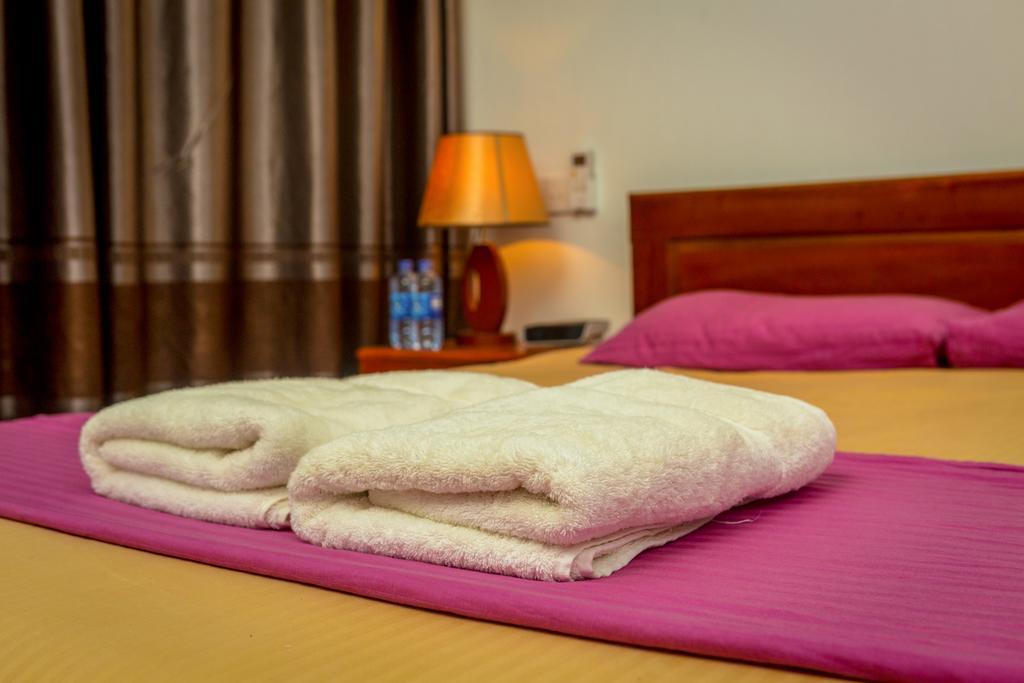 Dayanithi Guest House Jaffna Buitenkant foto