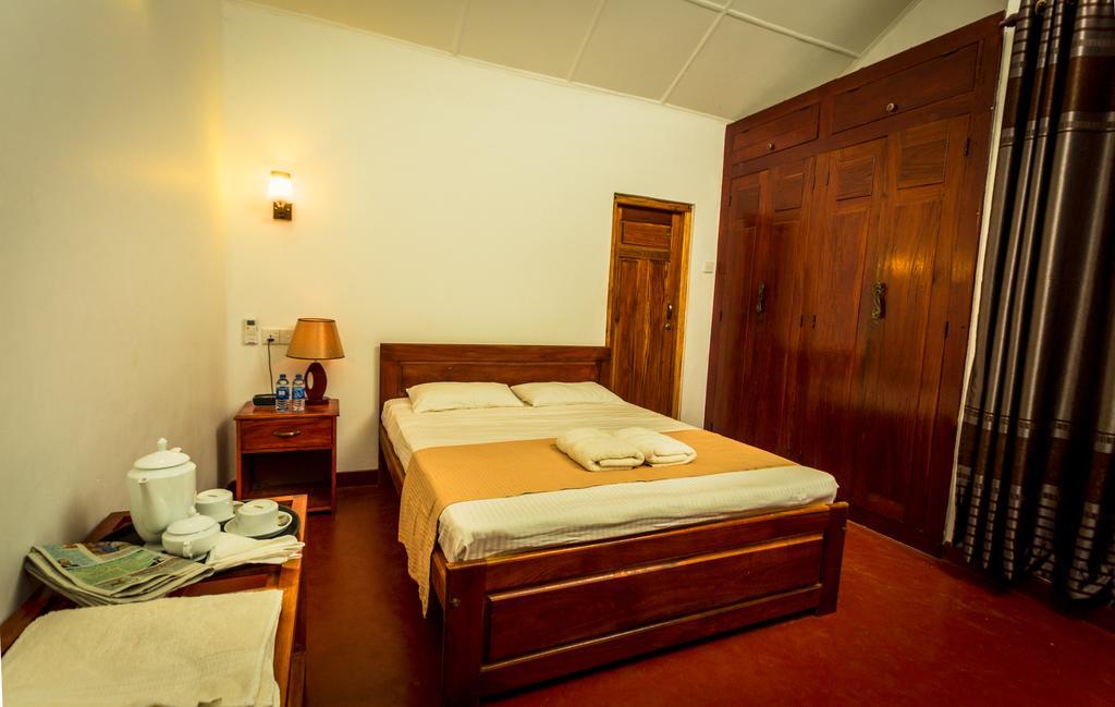 Dayanithi Guest House Jaffna Buitenkant foto